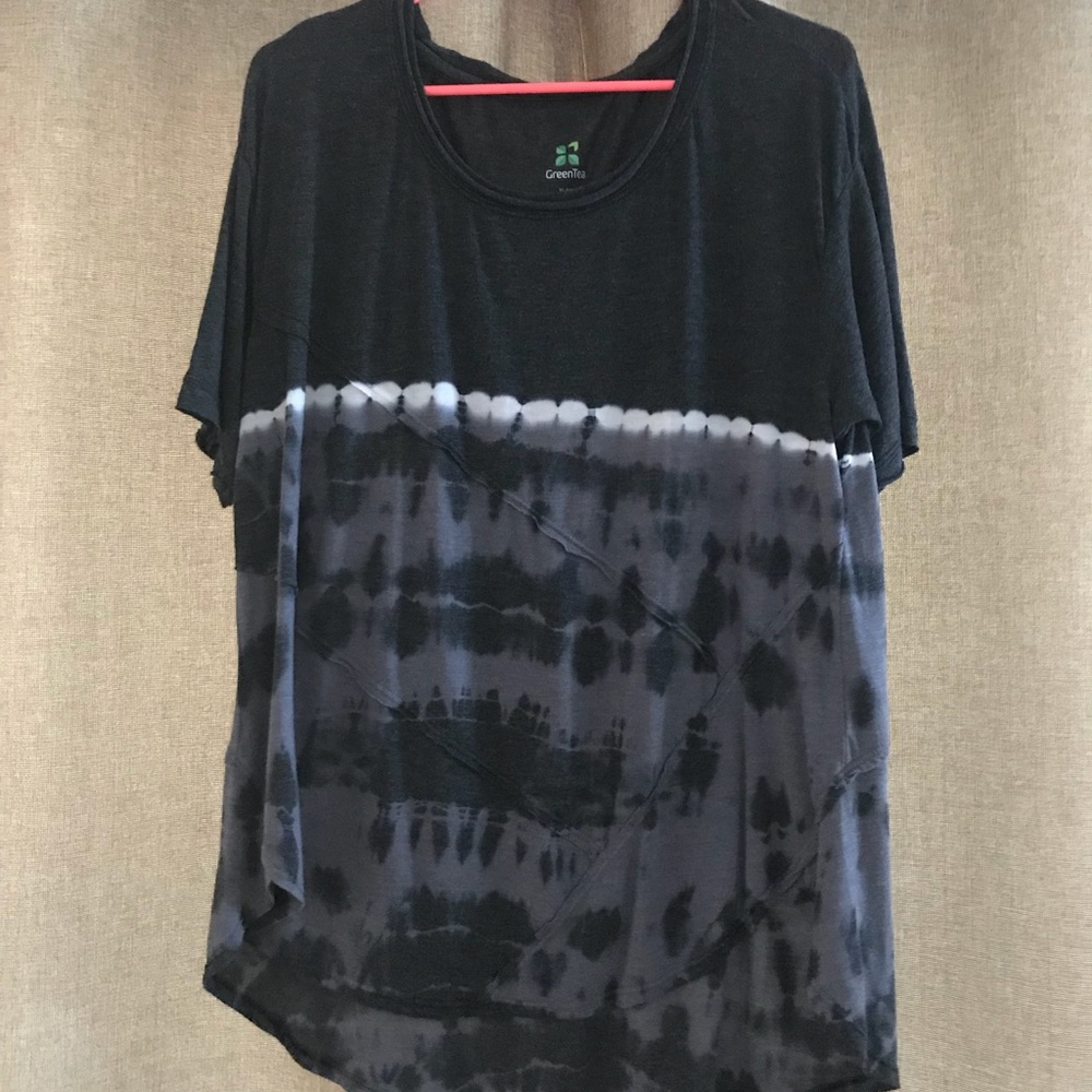 Short sleeve top